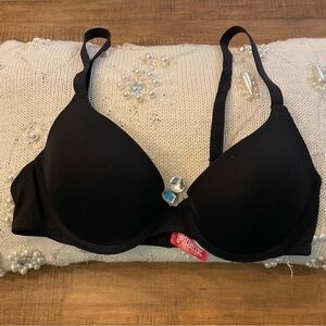 VICTORIA’s SECRET PINK Push Up Bra size 34B - Black. Great pre-owned condition
